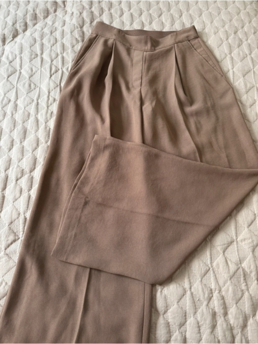 SPANX WIDE LEG PLEATED PULL ON PANTS Medium 27” Caramel